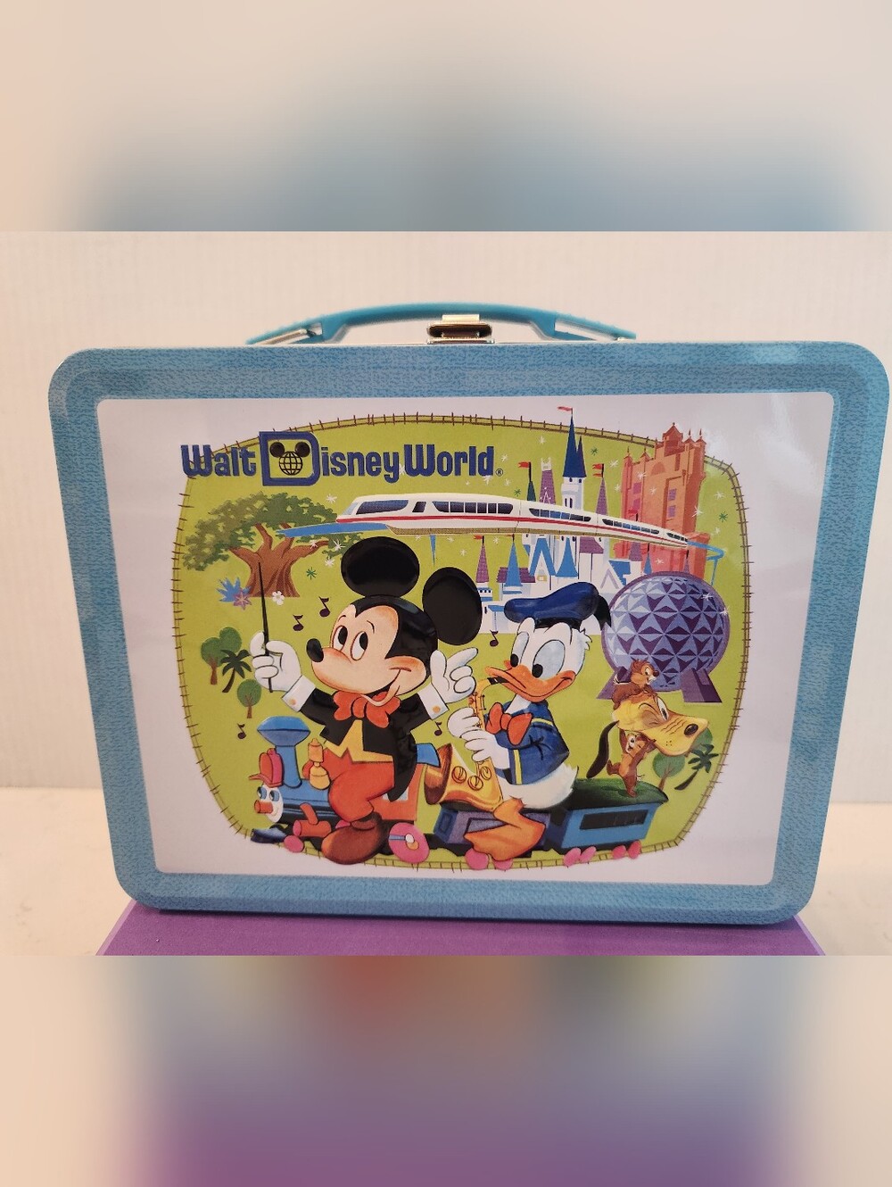 Walt Disney World 2021 D23 Lunchbox With Pins